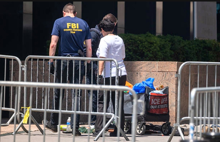 Federal Plaza explosion NYC — smoke rises outside 26 Federal Plaza in Lower Manhattan as agents respond